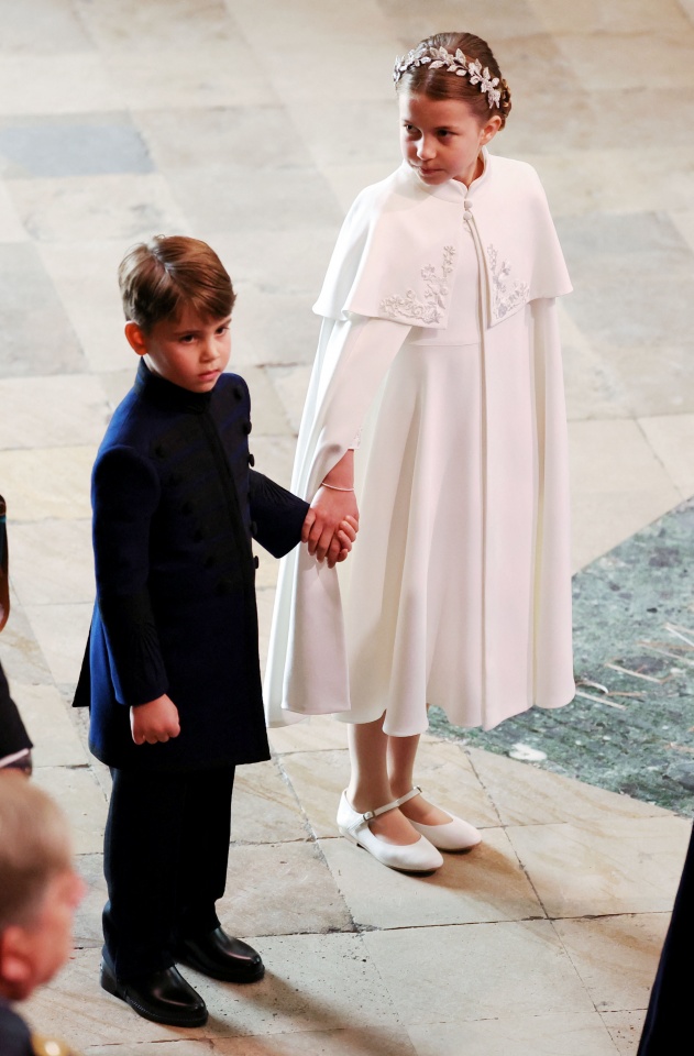 Caras  A cumplicidade dos príncipes Charlotte e Louis na coroação