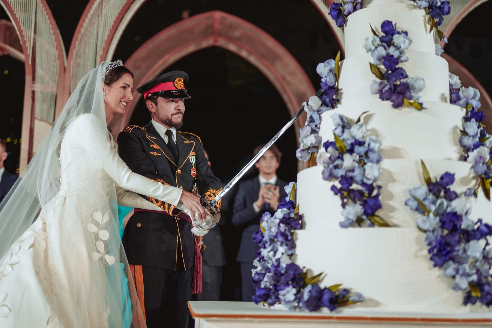 O álbum dos melhores momentos do casamento do príncipe Hussein da Jordânia e Rajwa Al Saif
Foto Royal Hashemite Court