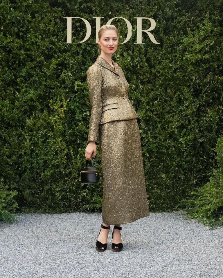 Beatrice Borromeo deslumbra no desfile de alta joalharia da Dior