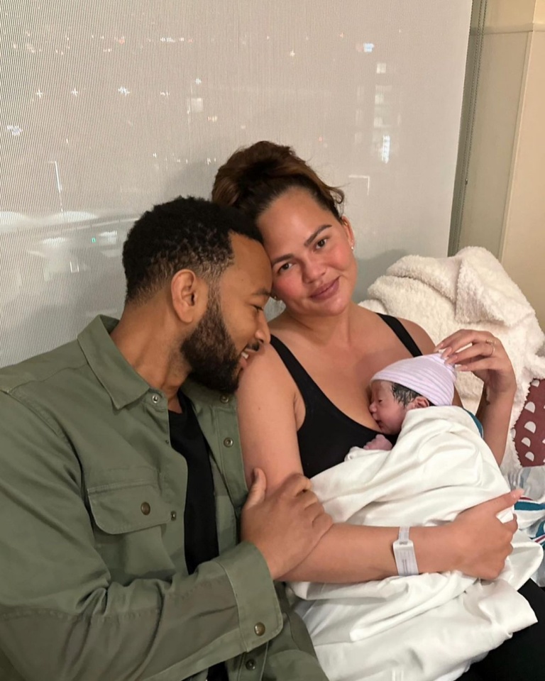 Quarto filho de Chrissy Teigen e John Legend nasceu de barriga de aluguer