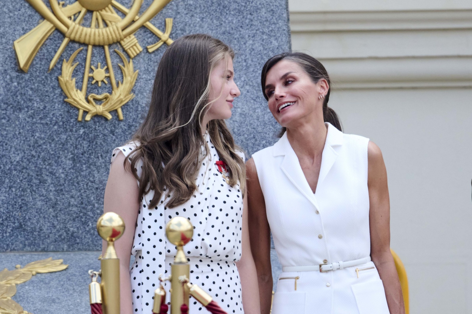 O visual em branco total que a rainha Letizia volta a recuperar