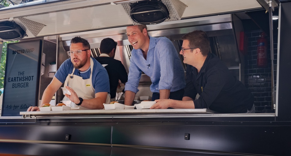 Príncipe William serve hambúrguer vegetariano em food truck em Londres, Gestão