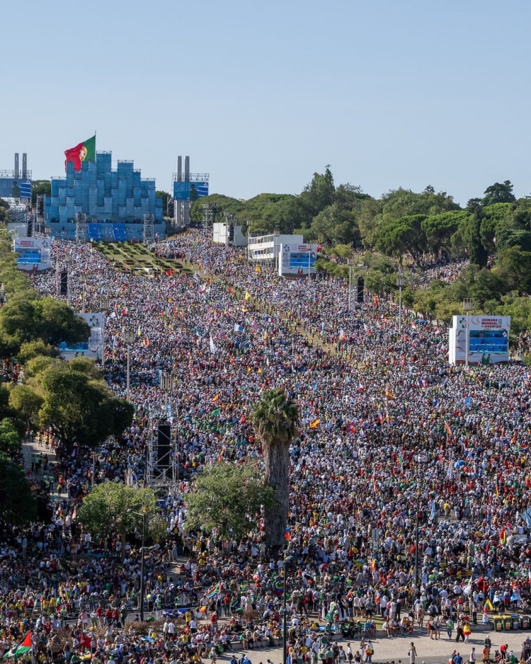 Banho de multidão no Parque Eduardo VII para ouvir a inspiradora mensagem do Papa Francisco