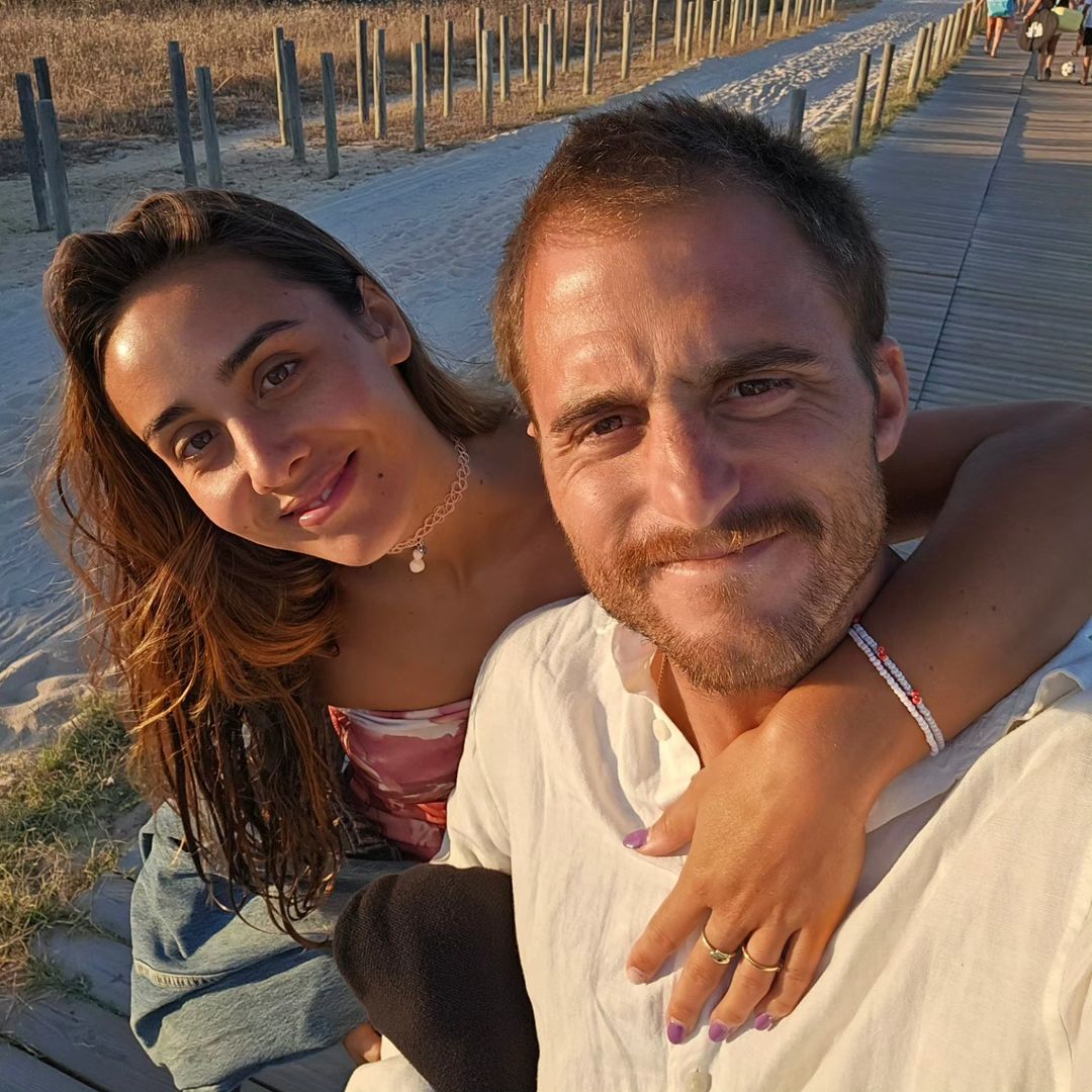 A poucos dias do seu casamento, Tiago Teotónio Pereira mostra os dias felizes que vive no Algarve
