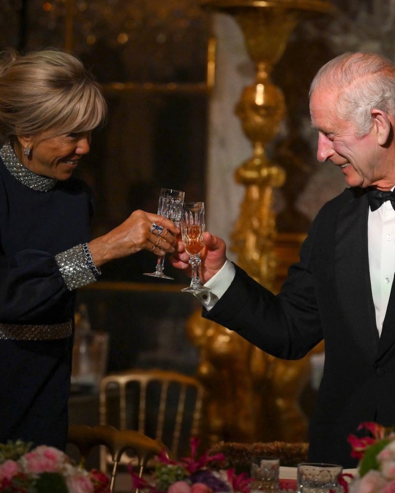Jantar de gala em honra de Carlos III e Camilla reúne celebridades mundiais em Versalhes