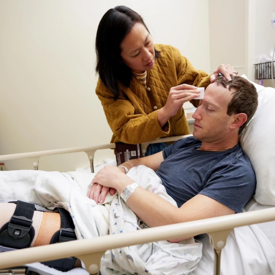 Mark Zuckerberg operado depois de um treino de artes marciais