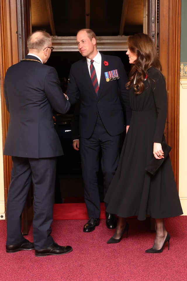 A elegância de Kate numa homenagem a Isabel II