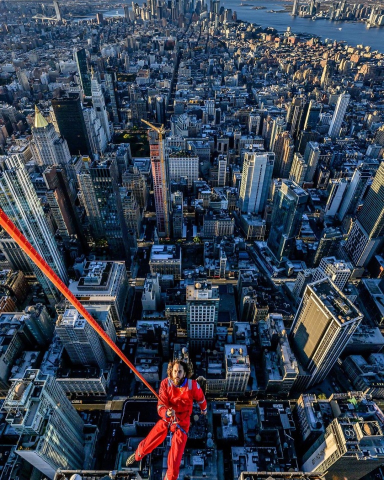 Jared Leto escala Empire State Building em 20 minutos 