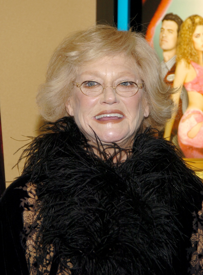 Suzanne Shepherd morre aos 89 anos