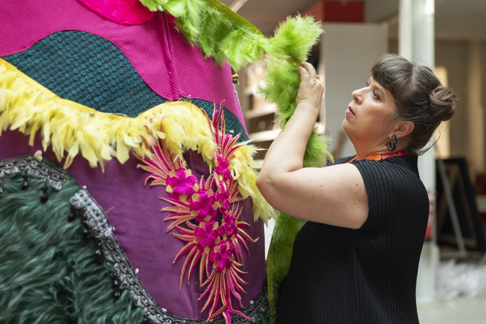 Caras | Extravagâncias é a maior exposição individual de Joana