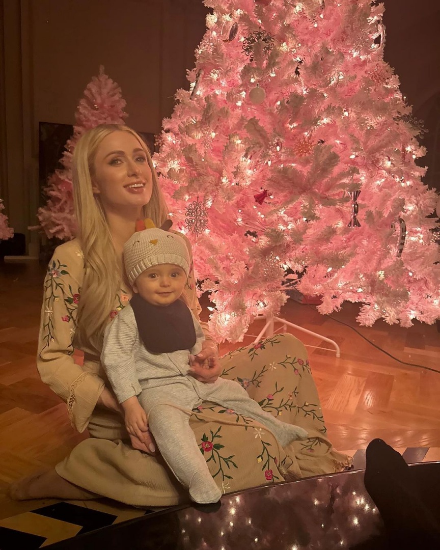 O gesto simbólico de Paris Hilton para celebrar o nascimento da filha