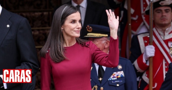 Letizia recupera vestido que usou em encontro com Carlos III