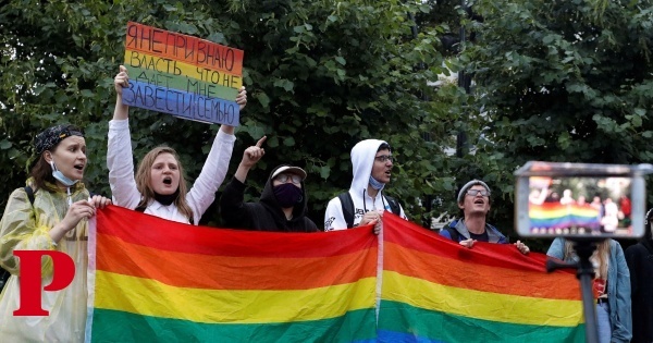 Supremo tribunal da Rússia proíbe movimento LGBT e considera-o “extremista”