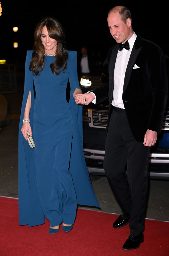 Kate deslumbra em vestido-joia de quase dois mil euros