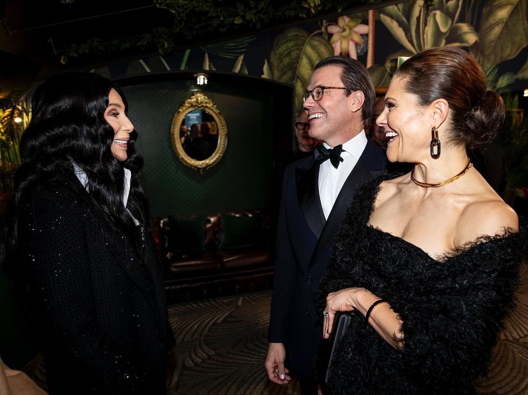 O encontro de Cher com a princesa Victoria da Suéciaécia