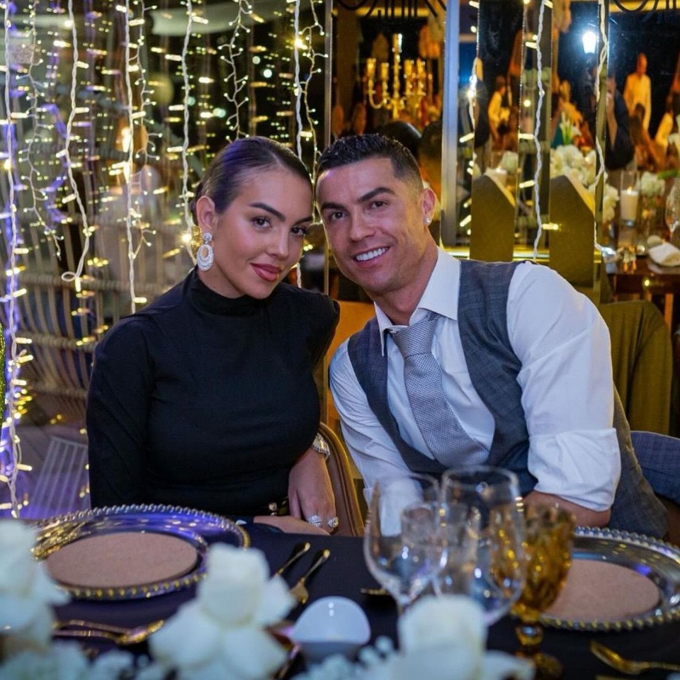 Cristiano Ronaldo entrou em 2024 na Madeira ao lado de Georgina e da mãe, que celebrou 69 anos