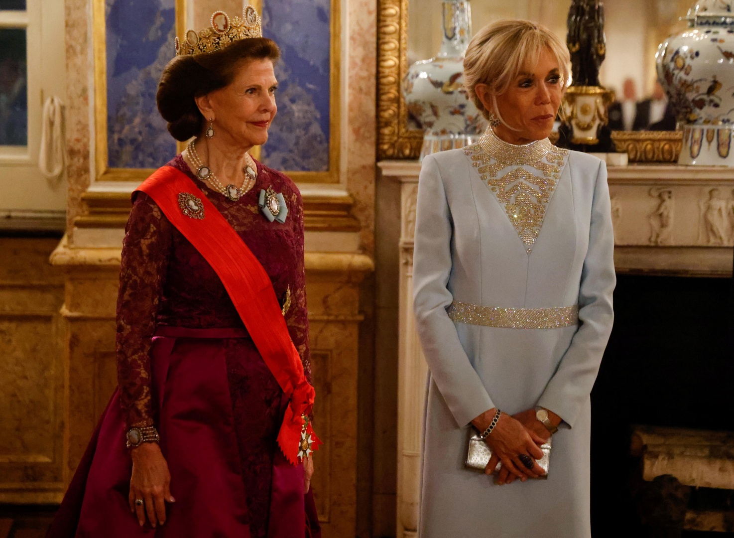 Desfile de tiaras e joias no jantar de gala em honra de Brigitte e Emmanuel Macron
