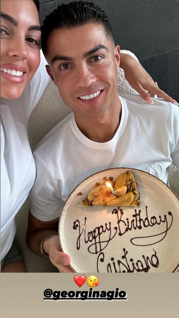 Cristiano Ronaldo celebra 39 anos em família e de forma simples