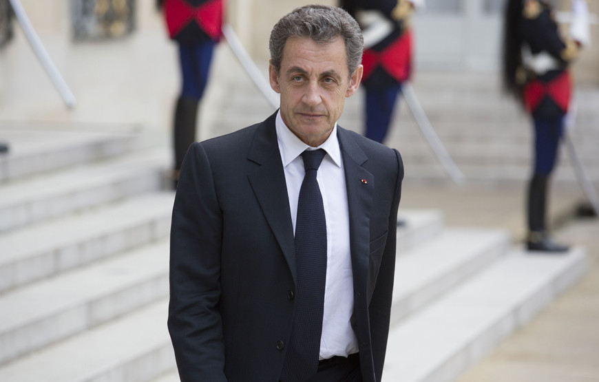 Nicolas Sarkozy condenado a seis meses de prisão efetiva
