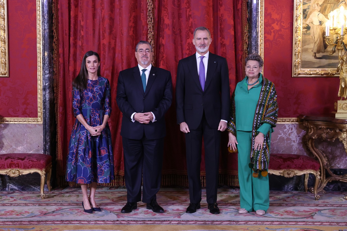 Letizia recicla vestido floral de Carolina Herrera.