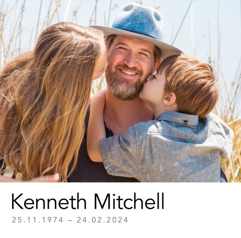  Kenneth Mitchell morre aos 49 anos, vítima de ELA