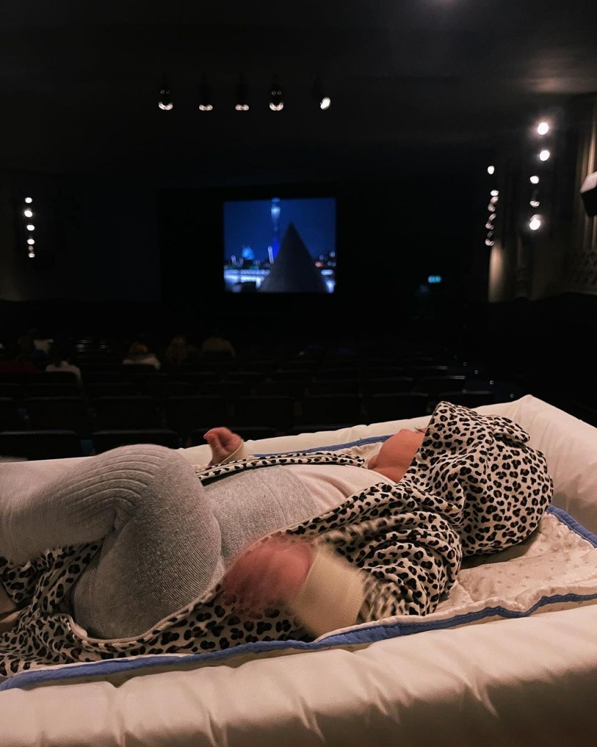 Filipa Gomes relata ida ao cinema com a filha recém-nascida