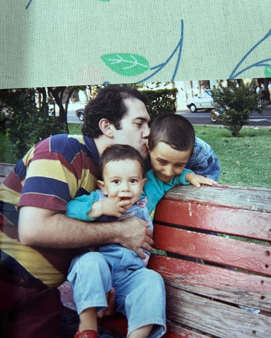José Raposo com os filhos, Miguel e Ricardo
