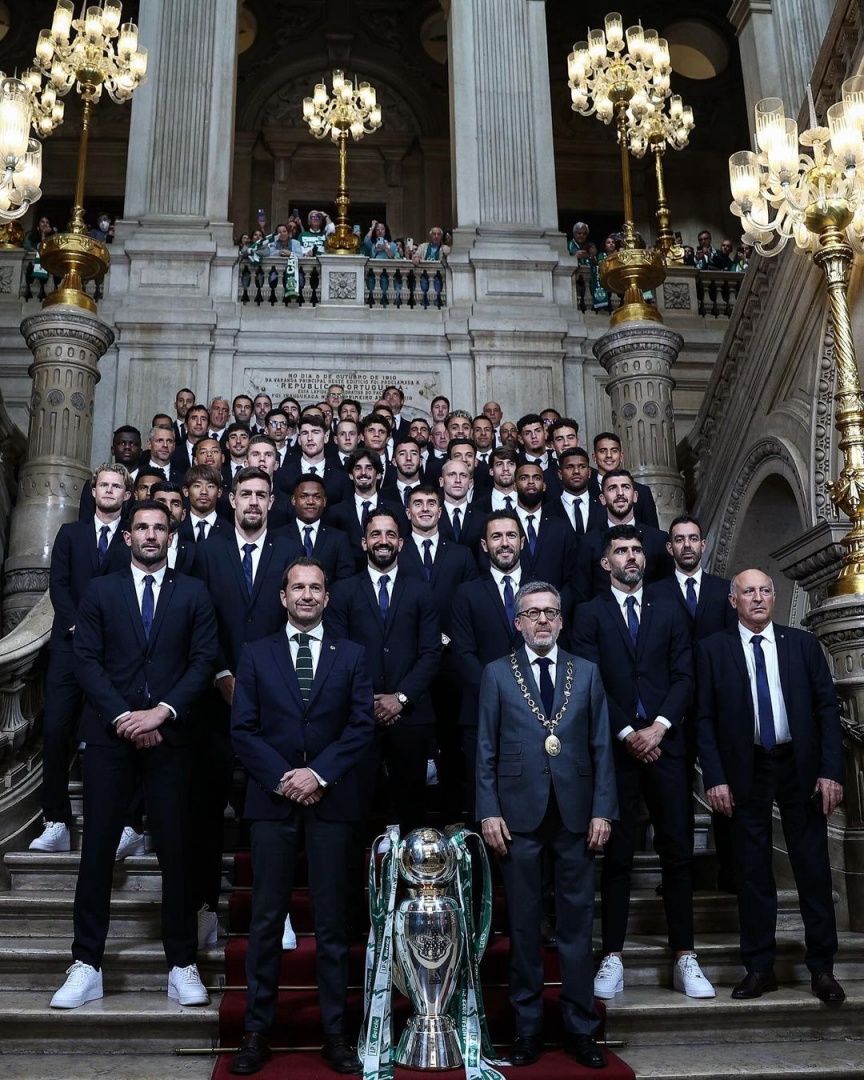Equipa do Sporting recebida por Carlos Moedas na Câmara Municipal de Lisboa