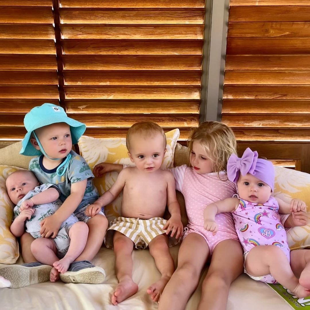 Paris Hilton de férias no Hawai com os filhos