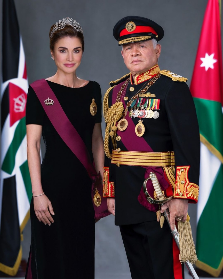 O novo retrato oficial de Rania e Abdullah II para assinalar o Jubileu de Prata