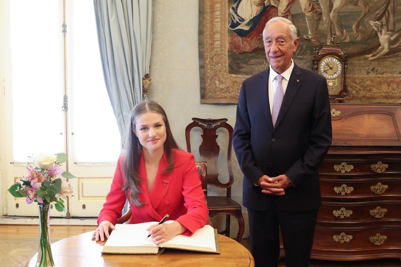 Princesa Leonor condecorada por Marcelo Rebelo de Sousa