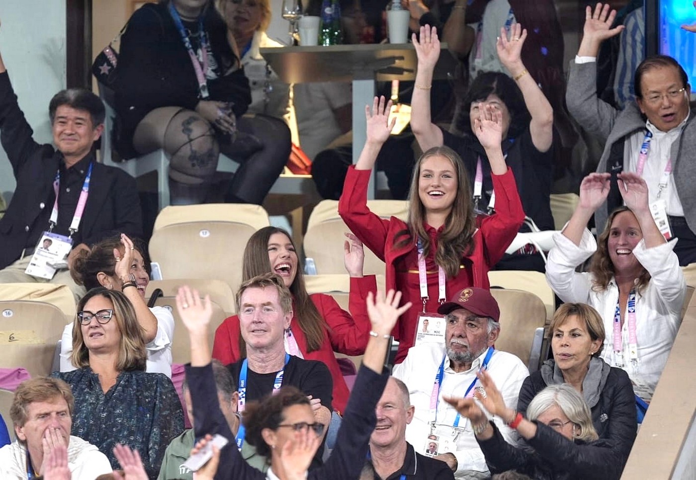 Princesas Leonor e Sofia assistem aos jogos olímpicos em Paris. As filhas dos monarcas mostraram apoio aos atletas espanhóis.