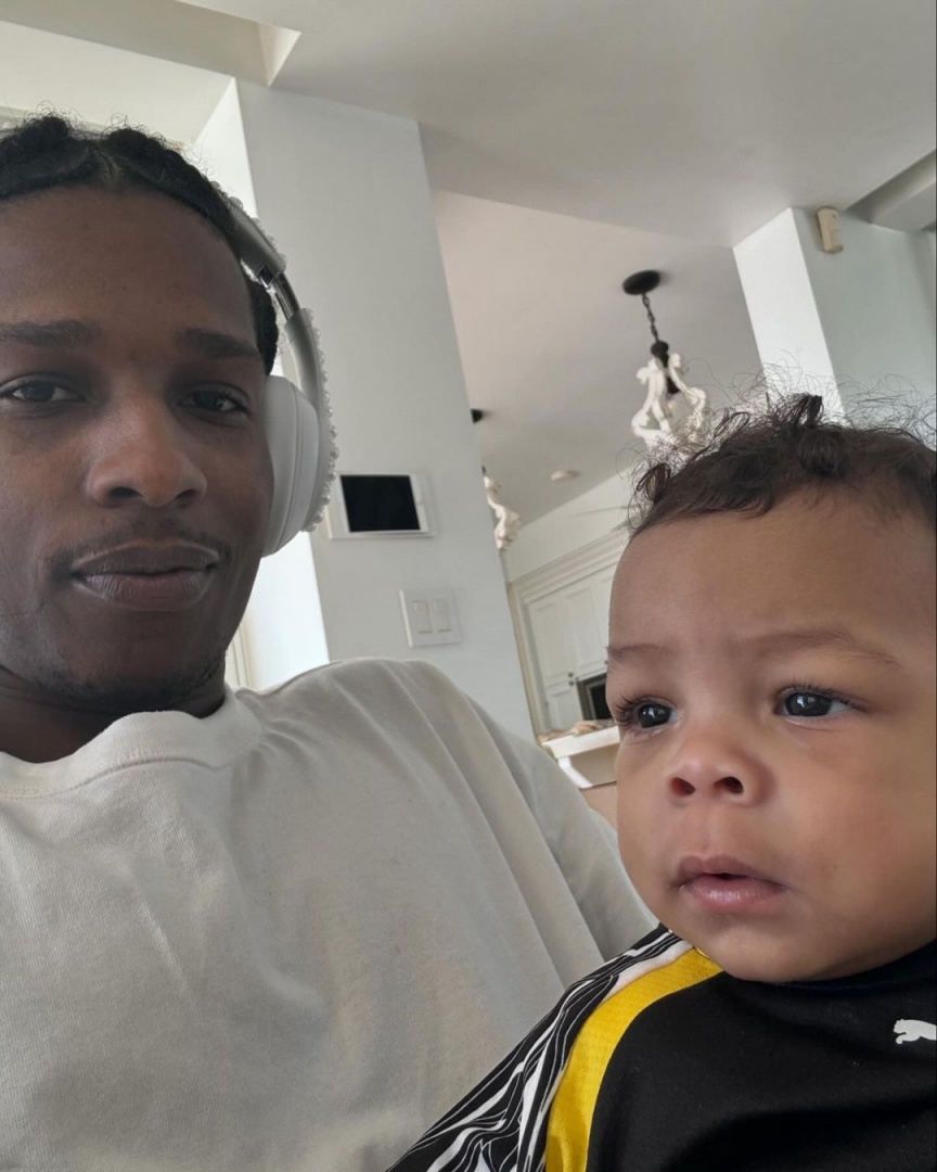 A$AP Rocky celebra primeiro aniversário do filho Riot com novas fotos. O cantor de rap assinalou o aniversário do filho com novos registos