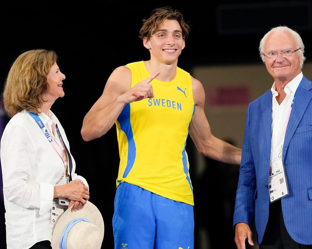 Reis da Suécia celebram salto histórico de Armand Duplantis