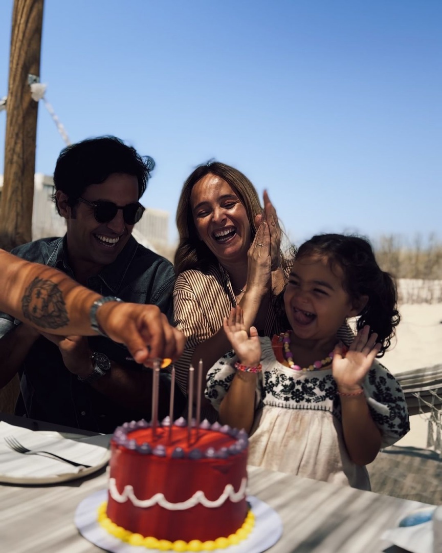 Sara Prata celebra os 40 anos com amigos e família na Costa da Caparica