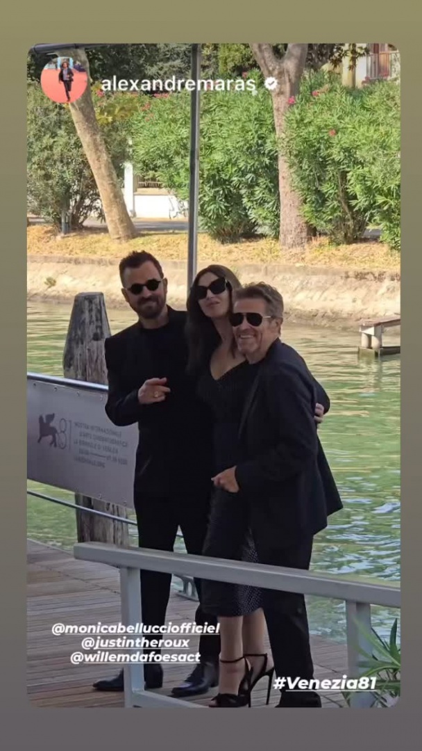 Monica Bellucci e Tim Burton apaixonados em Veneza