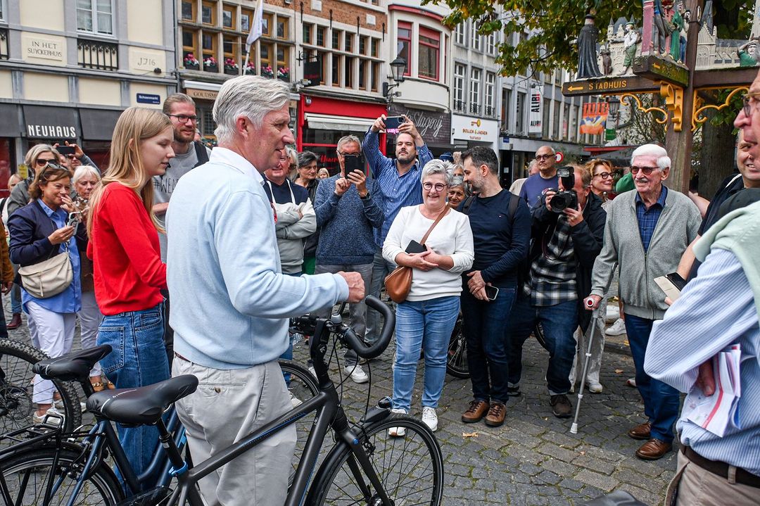 O passeio sustentável de Philpppe da Bélgica com a princesa Elisabeth