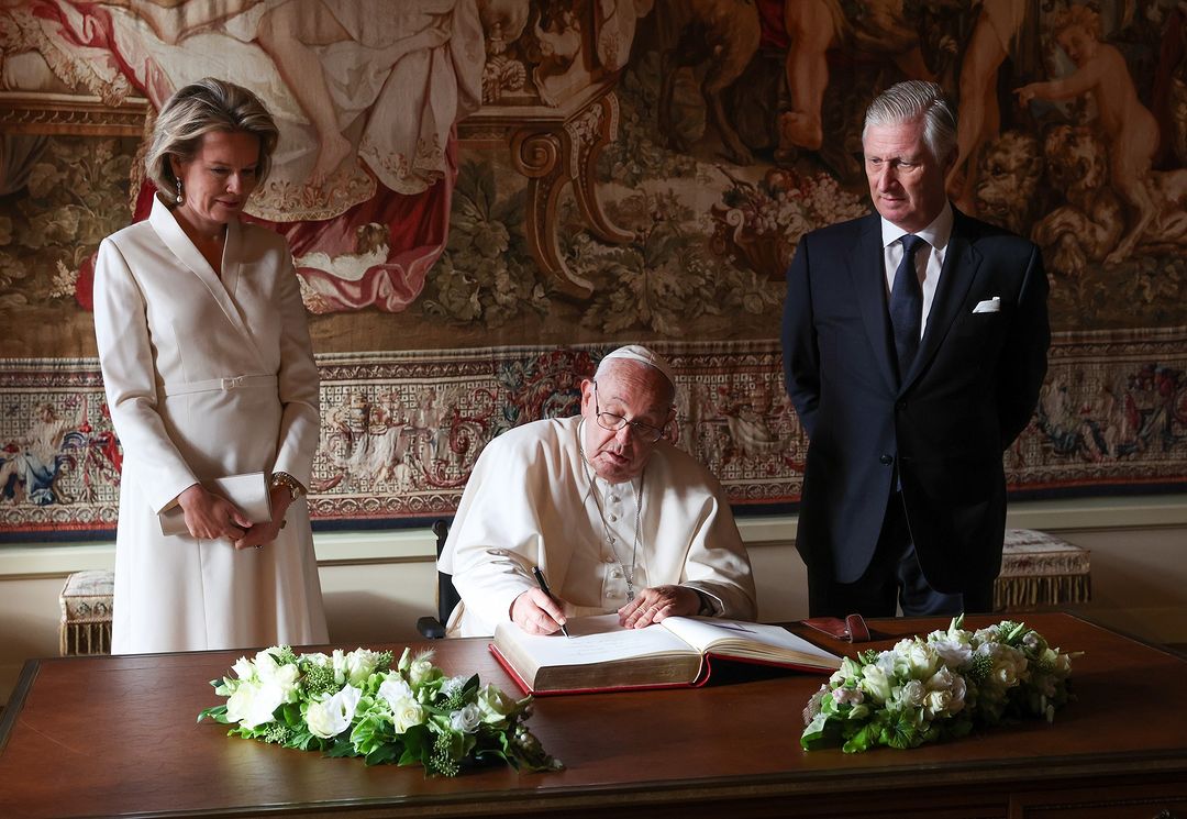 Mathilde e Philippe da Bélgica receberam o Papa Francisco no Castelo de Laeken