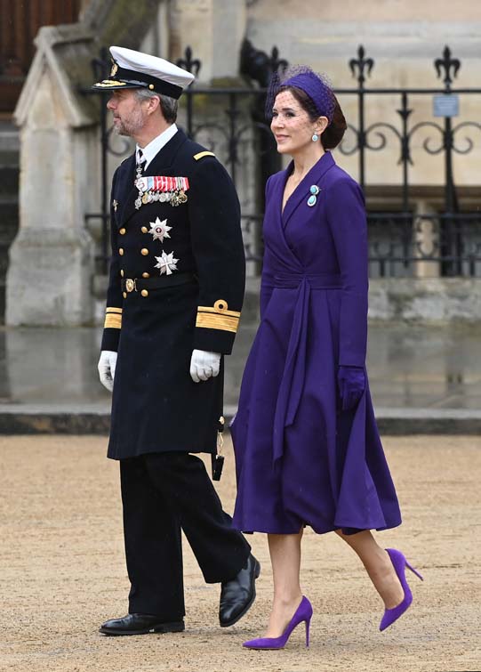 Mary da Dinamarca recupera vestido que usou na coroação de Carlos III