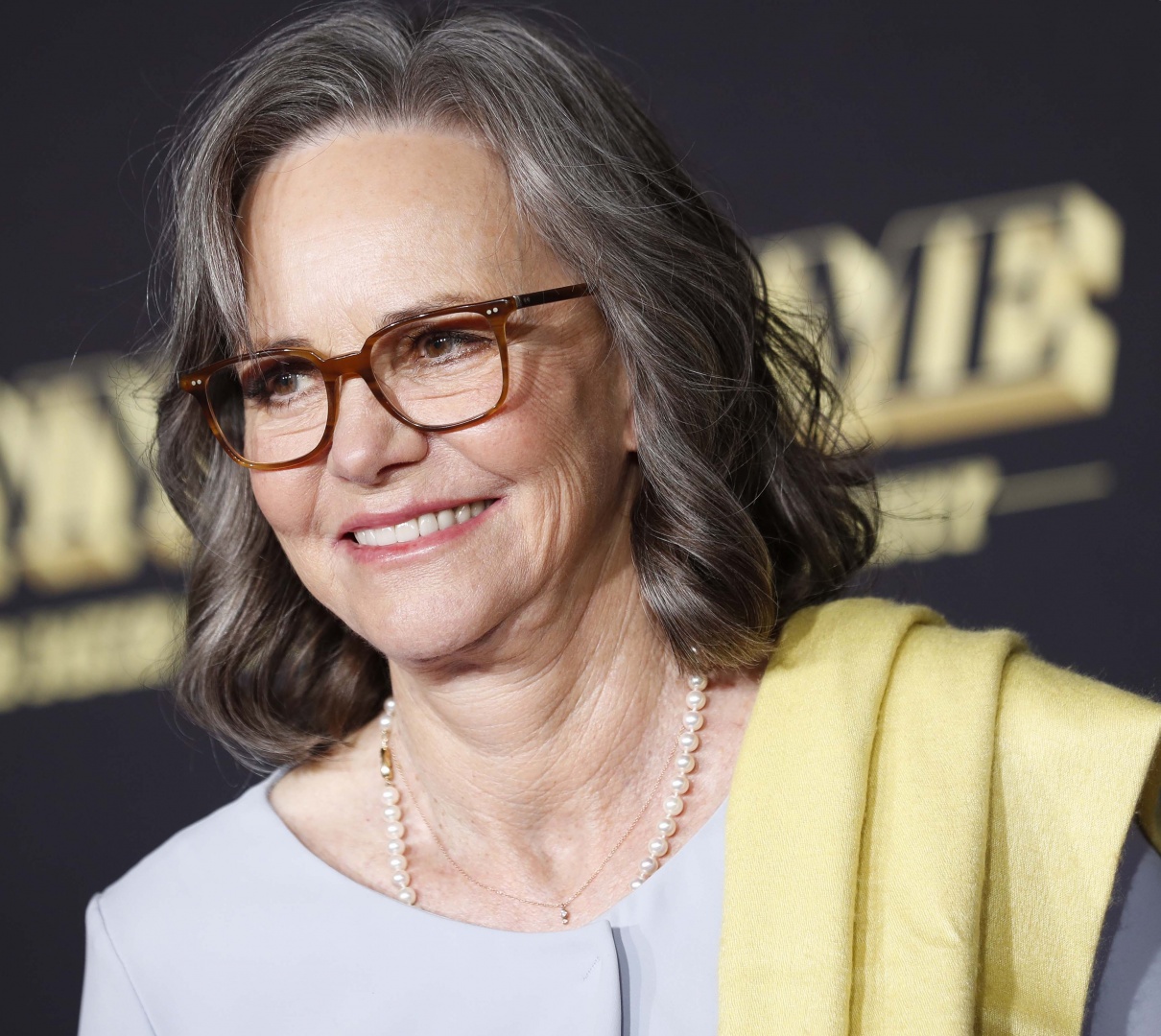 Sally Field emociona-se ao recordar aborto ilegal aos 17 anos