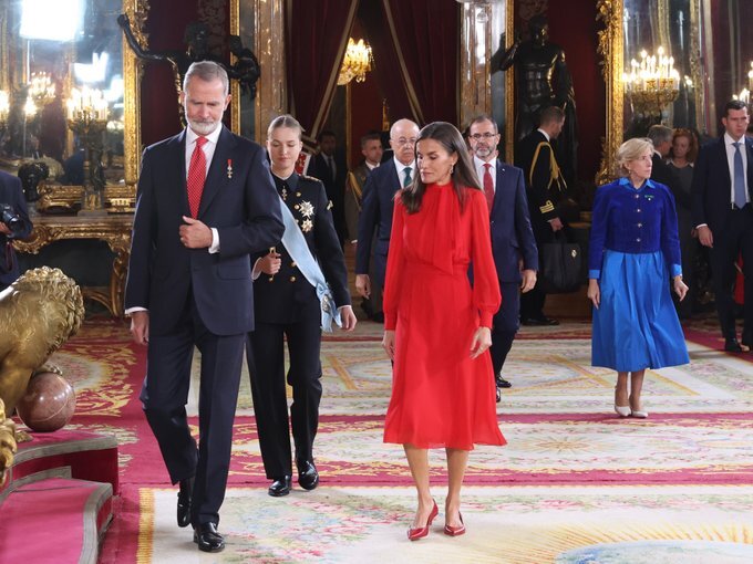 Letizia rendida à cor que é a tendência deste outono