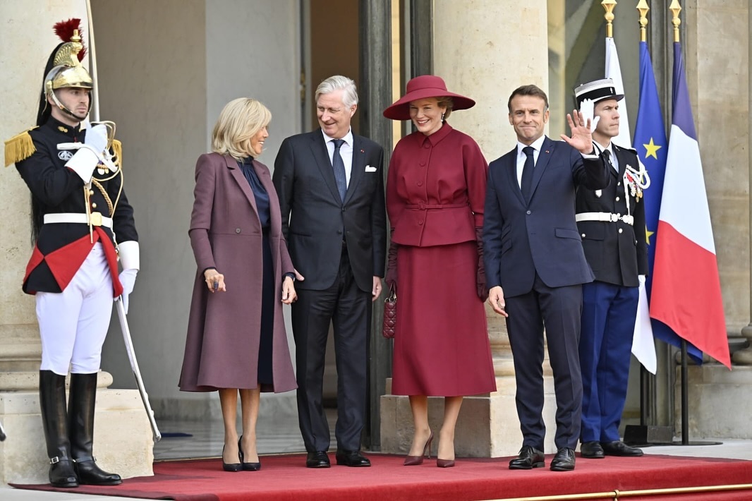 A elegância de Matilde da Bélgica num "look" monocromático Dior