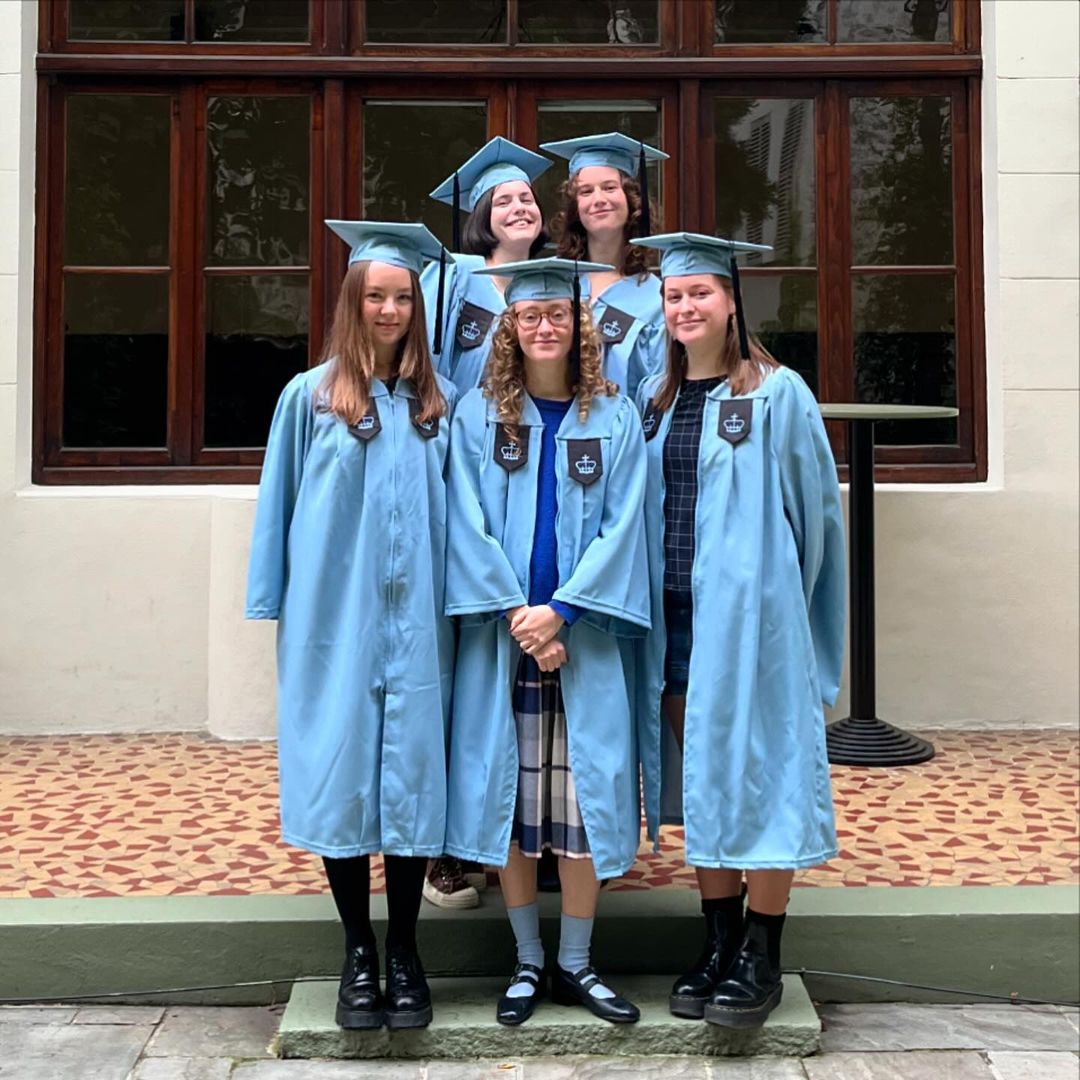 Princesa Alexandra de Hannover celebra a sua graduação, em Paris