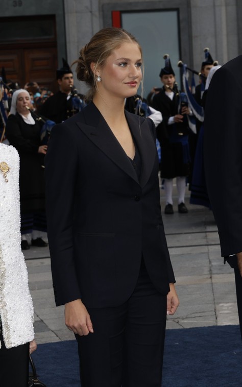 Nos Prémios Princesa das Astúrias, Leonor surpreendeu num fato estilo "smoking"