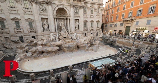 Fonte de Trevi em obras, Roma instala piscina “feia” para turistas atirarem moedas