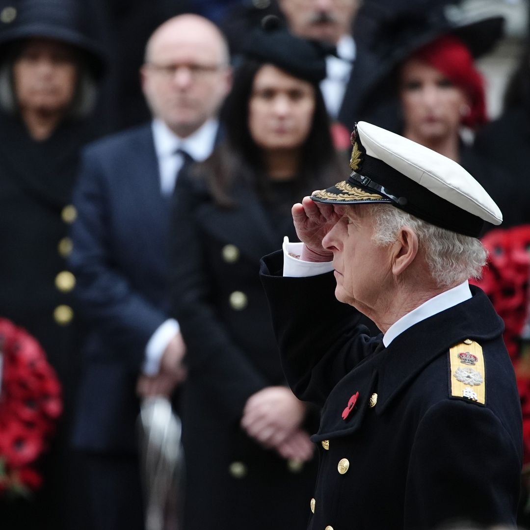 Família real britânica reunida para o Dia do Armistício