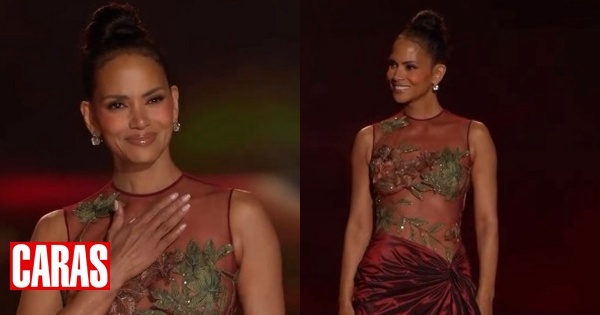 Halle Berry desfila para Elie Saab com o vestido que usou nos Óscares de 2002