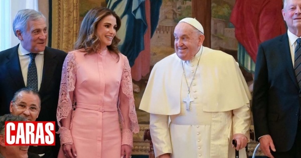 Rainha Rania da Jordânia com o Papa Francisco no Vaticano